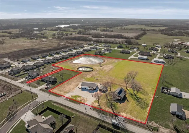 Photo 1 of Single family home for sale at 981 S 9th Street, Odessa, MO 64076 | MLS# 2606810 | Listing updated on 2026-08-27
