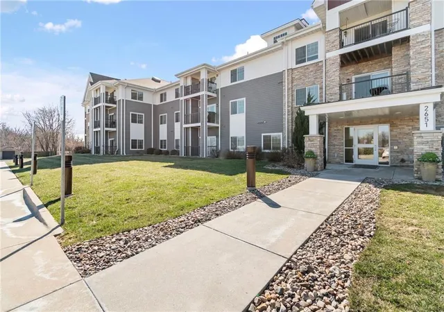 Photo 3 of Single family home for sale at 2651 Nw Barry Rd #108, Kansas City, MO 64154 | MLS# 2606848 | Listing updated on 2026-10-05