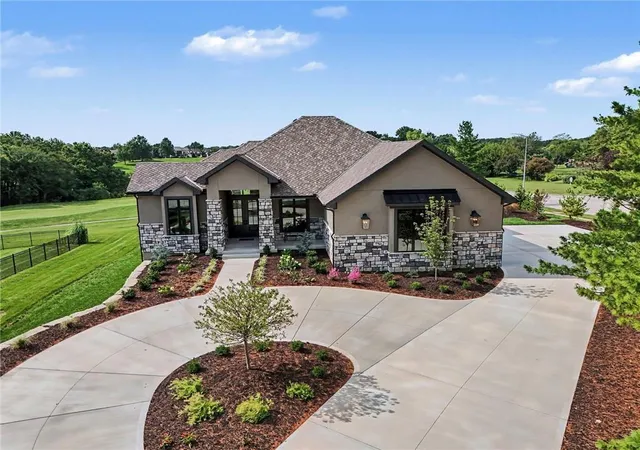Photo 1 of Single family home for sale at 6307 Nw 103rd Street, Kansas City, MO 64154 | MLS# 2606904 | Listing updated on 2026-10-08