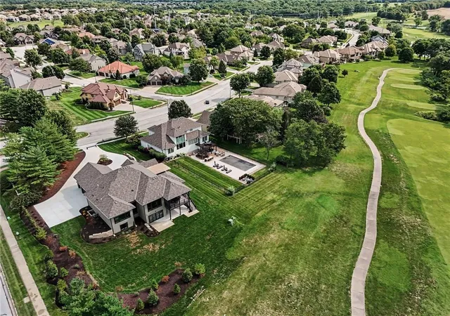 Photo 2 of Single family home for sale at 6307 Nw 103rd Street, Kansas City, MO 64154 | MLS# 2606904 | Listing updated on 2026-10-08