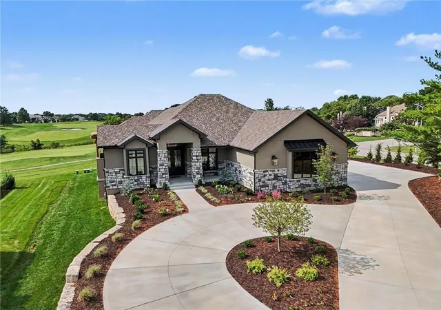 Photo 3 of Single family home for sale at 6307 Nw 103rd Street, Kansas City, MO 64154 | MLS# 2606904 | Listing updated on 2026-10-08