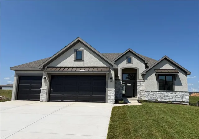 Photo 1 of Sale Pending at 10510 N Liberty St, Kansas City, MO 64155 | MLS# 2606913 | Listing updated on 2026-08-23
