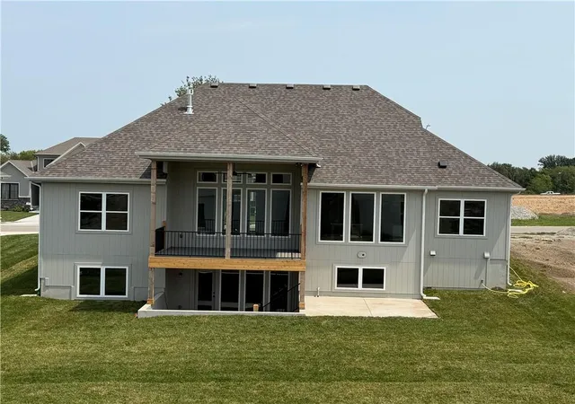 Photo 4 of Sale Pending at 10510 N Liberty St, Kansas City, MO 64155 | MLS# 2606913 | Listing updated on 2026-08-23