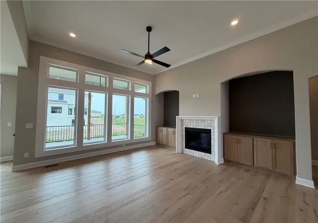 Photo 5 of Sale Pending at 10510 N Liberty St, Kansas City, MO 64155 | MLS# 2606913 | Listing updated on 2026-08-23