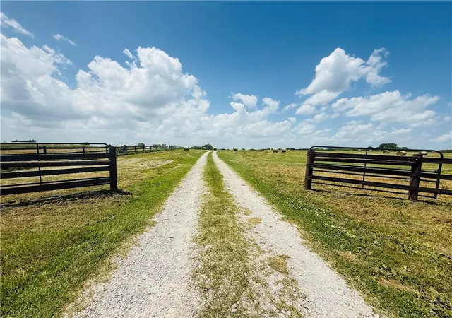 4th image of 15820 Short Ln, Smithville, MO 64089 | MLS# 2606980