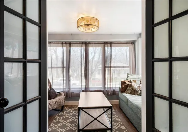 3rd image of 416 Kensington Ave, Kansas City, MO 64124 | MLS# 2606998
