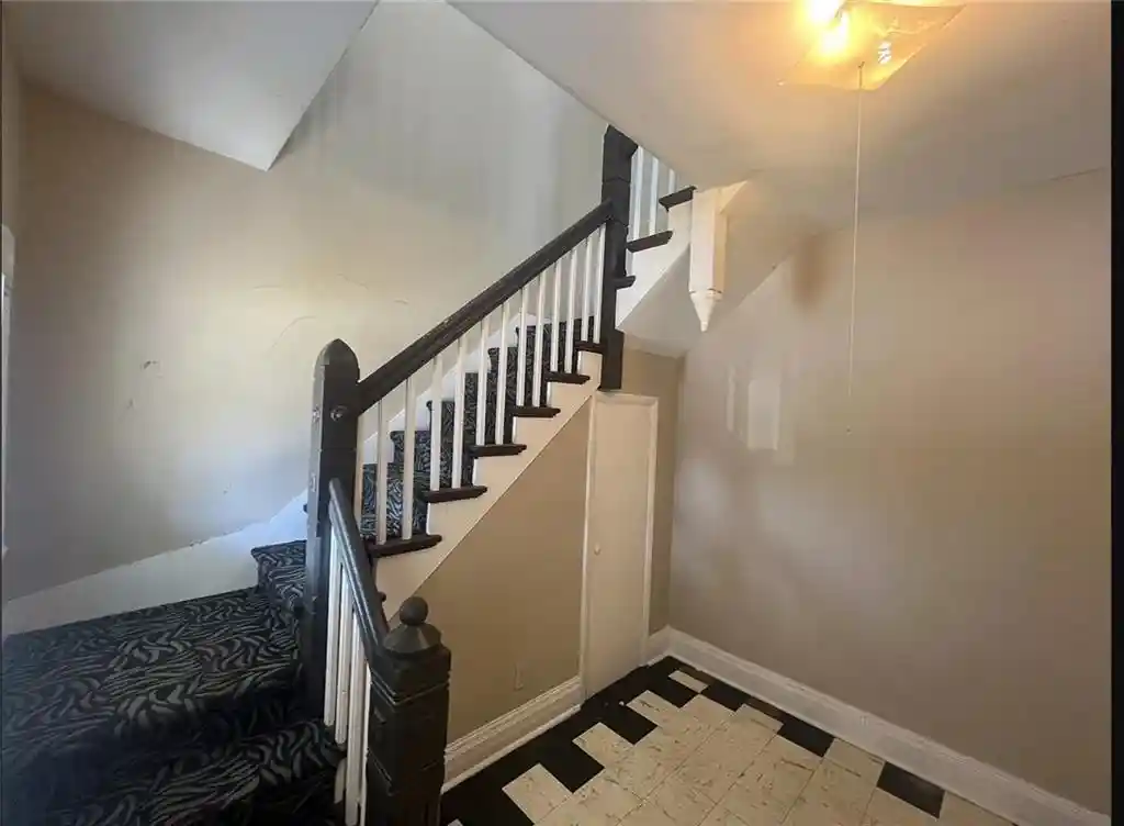 Listing Photo 2 - Condo for sale in 201 E Culton / 203 N College St located at 201 E Culton / 203 N College St, Warrensburg, MO 64093 - Unit 201 E Culton / 203 N College St