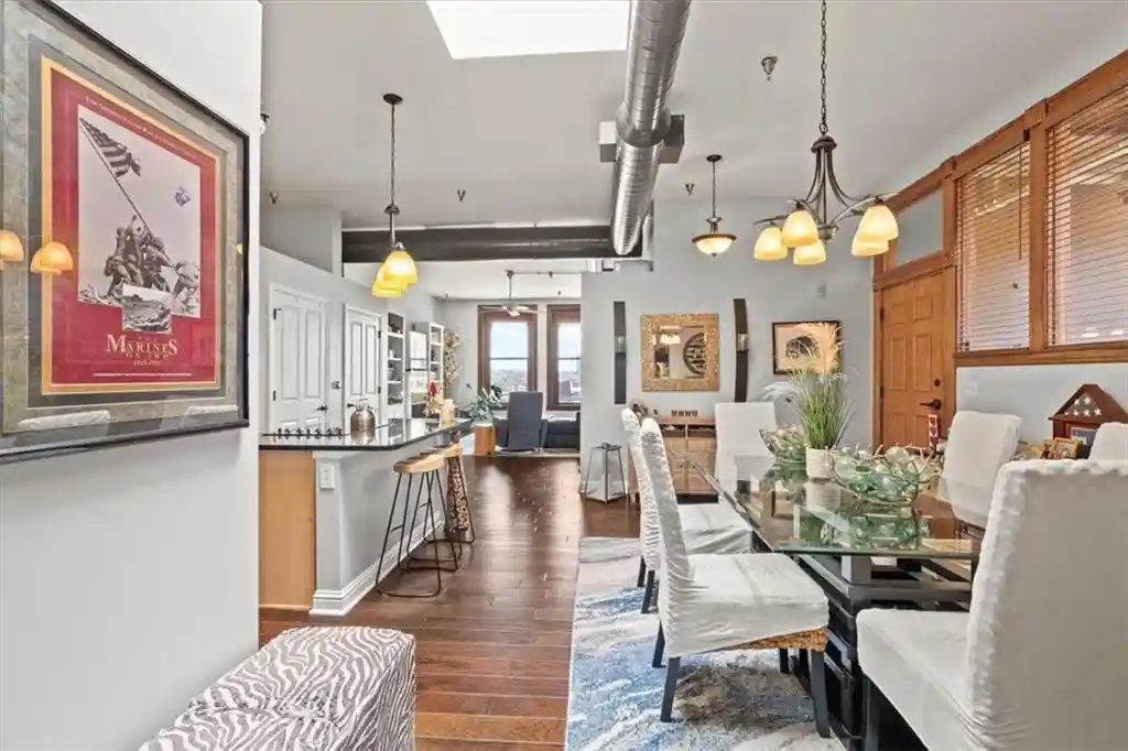 Listing Photo 2 - Condo for sale in 612 Central St located at 612 Central St, Kansas, MO 64105 - Unit #503