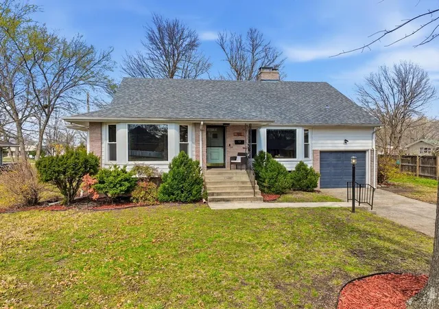 1st image of 911 Euclid Blvd, Carthage, MO 64836 | MLS# 2607110