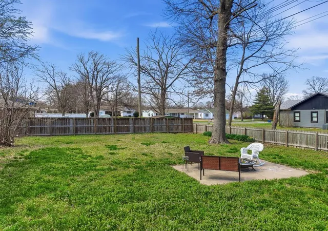 45th image of 911 Euclid Blvd, Carthage, MO 64836 | MLS# 2607110