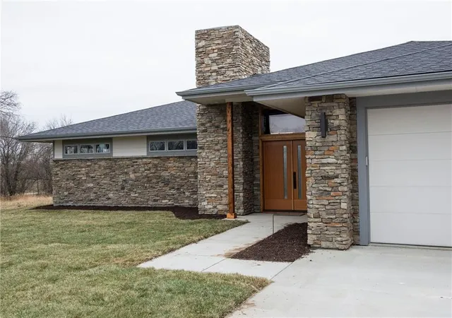 Photo 2 of Single family home for sale at 11 E 1100 Road, Baldwin City, KS 66066 | MLS# 2607116 | Listing updated on 2026-09-16