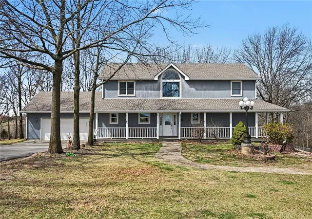 2nd image of 17251 Hollingsworth Rd, Basehor, KS 66007 | MLS# 2607157