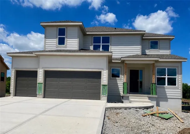1st image of 18970 W 193rd Ter, Spring Hill, KS 66083 | MLS# 2607331
