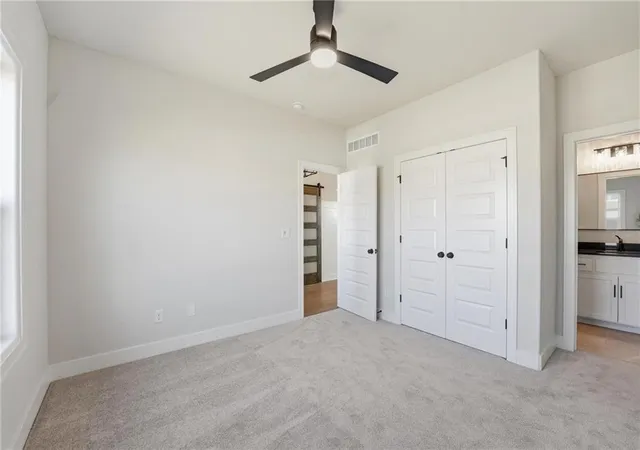 Photo 4 of Sale Pending at 2074 NW Obrien Rd, Lees Summit, MO 64081 | MLS# 2607352 | Listing updated on 2026-03-15