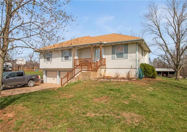 Photo 3 of Single family home for sale at 3308 E 303rd Street, Cleveland, MO 64734 | MLS# 2607358 | Listing updated on 2026-09-30