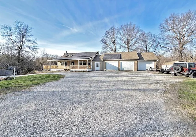 2nd image of 456 151st Rd, Clinton, MO 64735 | MLS# 2607377