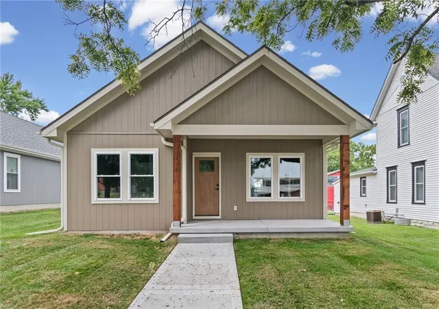 1st image of 314 W 4th St, Cameron, MO 64429 | MLS# 2607403