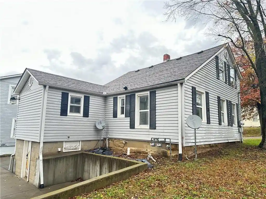 Listing Photo 2 - Condo for sale in 208 S Washington St located at 208 S Washington St, Warrensburg, MO 64093 - Unit 208 S Washington St