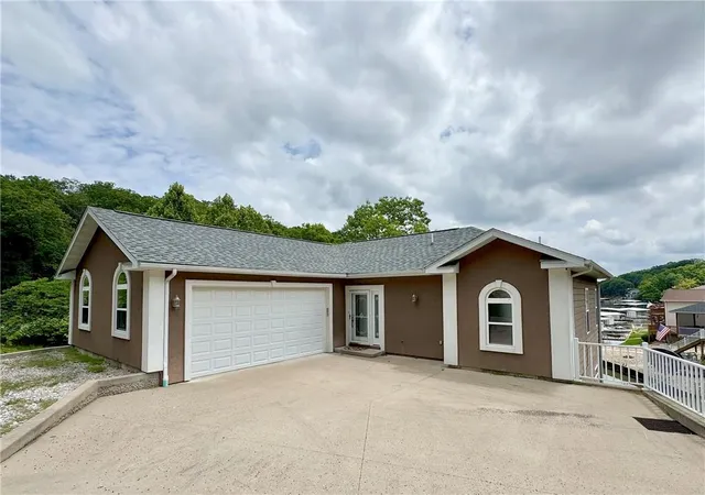 3rd image of 307 Ledgestone Estates Ln, Sunrise Beach, MO 65079 | MLS# 2607474
