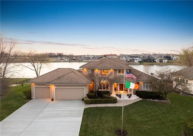 1st image of 3116 Pergola Vw, Lee's Summit, MO 64081 | MLS# 2607554