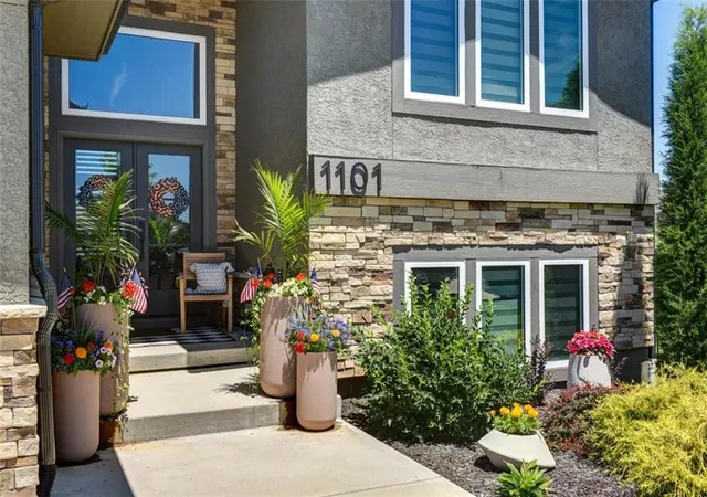 4th image of 1101 Sw Brookside Ct, Lees Summit, MO 64064 | MLS# 2607567