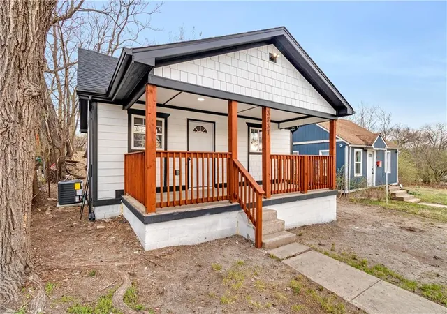 Photo 1 of Single family home for sale at 3837 Olive St, Kansas City, MO 64109 | MLS# 2607617 | Listing updated on 2026-09-27