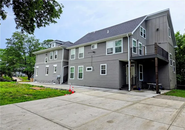Homes for sale in Kansas City, MO | 3412 Charlotte St, Kansas City, MO 64109 | MLS# 2607696