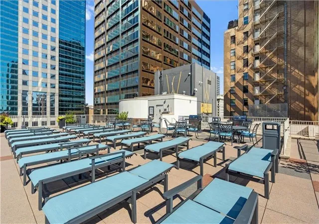 2nd image of 1101 Walnut St, Kansas City, MO 64106