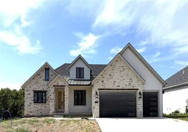 Photo 1 of Single family home for sale at 8712 N Lewis Ave, Kansas City, MO 64157 | MLS# 2607750 | Listing updated on 2026-09-08
