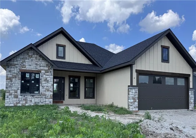 2nd image of 803 Timberline Dr, Cameron, MO 64429 | MLS# 2607759