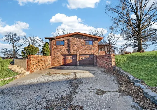 Photo 3 of Single family home for sale at 23790 Lujuan Dr, Milan, MO 63556 | MLS# 2607784 | Listing updated on 2026-10-10