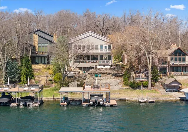 1st image of 20 H St, Lake Lotawana, MO 64086 | MLS# 2607794