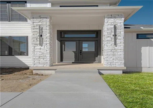 Photo 4 of Single family home for sale at 2306 Foxtail Dr, Kearney, MO 64060 | MLS# 2607988 | Listing updated on 2026-09-05