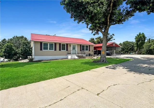 Photo 1 of Single family home for sale at 33247 Bittner Dr, Warsaw, MO 65355 | MLS# 2608063 | Listing updated on 2026-10-07