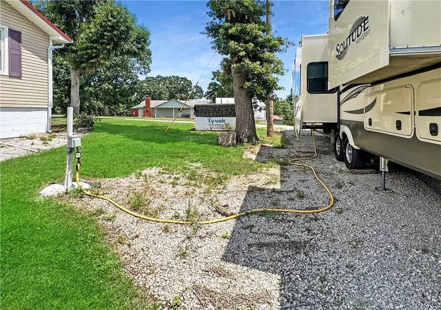 Photo 3 of Single family home for sale at 33247 Bittner Dr, Warsaw, MO 65355 | MLS# 2608063 | Listing updated on 2026-10-07