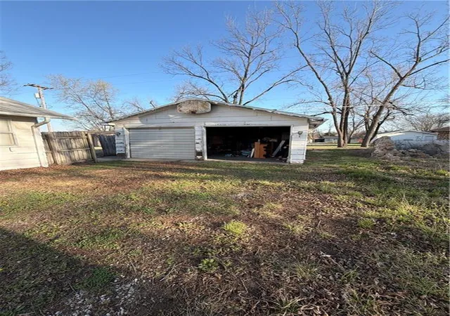 Homes for sale in Humboldt, KS | 412 Mulberry St, Humboldt, KS 66748 | MLS# 2608079