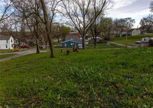 Homes for sale in St Joseph, MO | 1601 S 18Th St, St Joseph, MO 64507 | MLS# 2608116