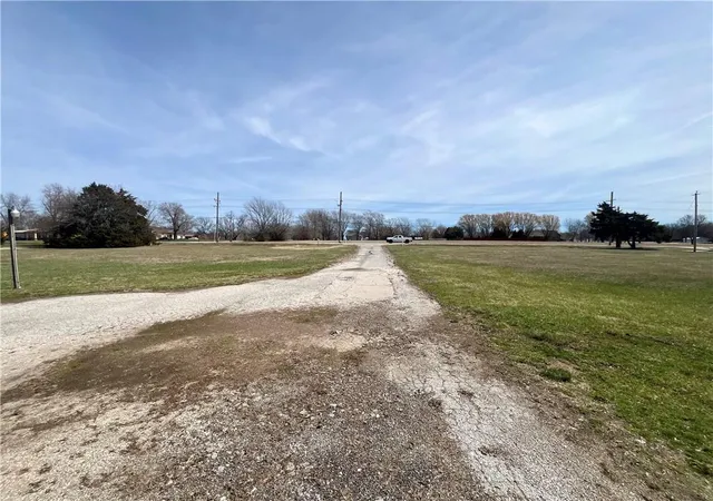 Homes for sale in Stilwell, KS | 19206 Metcalf Ave, Stilwell, KS 66085 | MLS# 2608172
