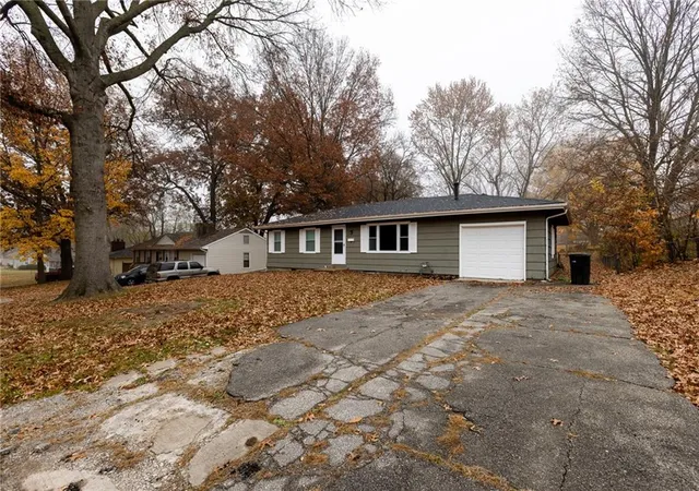 Homes for sale in Raytown, MO | 10803 E 60 Ter, Raytown, MO 64133 | MLS# 2608295
