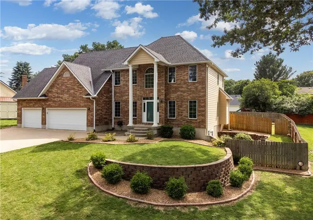 Homes for sale in Lexington, MO | 71 Arrowhead Dr, Lexington, MO 64067 | MLS# 2608310