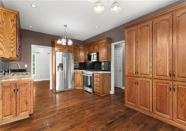 Homes for sale in Lexington, MO | 71 Arrowhead Dr, Lexington, MO 64067 | MLS# 2608310