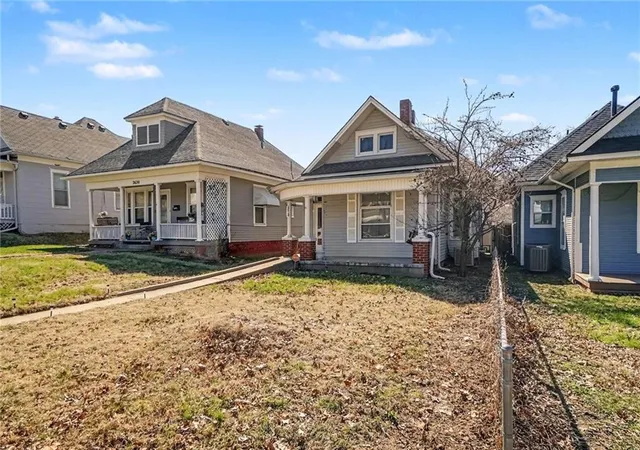 2nd image of 2618 Sacramento St, Saint Joseph, MO 64507 | MLS# 2608336