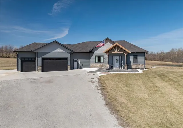 3rd image of 7300 80Th Rd, St Joseph, MO 64507 | MLS# 2608364