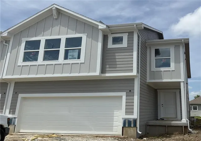 Homes for sale in Louisburg, KS | 1322 S 4th St E, Louisburg, KS 66053 | MLS# 2608377