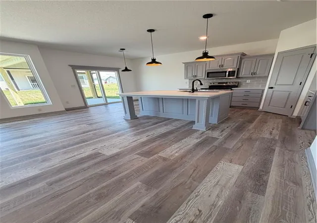 4th image of 1300 Ne Sequoia Ct, Oak Grove, MO 64075 | MLS# 2608409