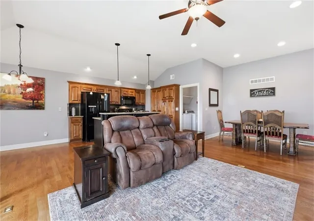 4th image of 17743 S Laverty St, Olathe, KS 66062 | MLS# 2608434