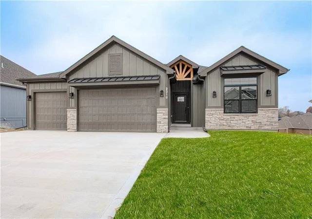Photo 1 of Sale Pending at 2316 Larkspur Ln, Kearney, MO 64060 | MLS# 2608457 | Listing updated on 2026-10-04