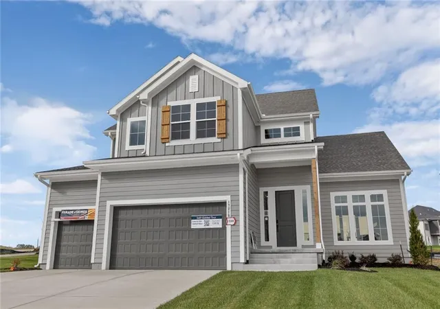 Photo 1 of Single family home for sale at 17218 S Heatherwood St, Olathe, KS 66062 | MLS# 2608506 | Listing updated on 2026-10-22
