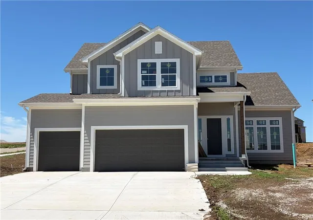 2nd image of 17218 S Heatherwood St, Olathe, KS 66062 | MLS# 2608506