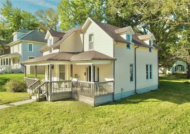 2nd image of 302 S Fillmore St, Maryville, MO 64468 | MLS# 2608513